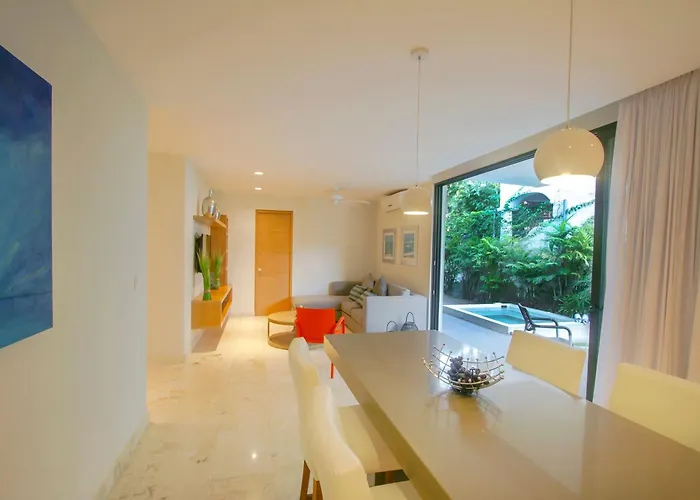 Prime Location Near 5th Avenue&beach Apartamento