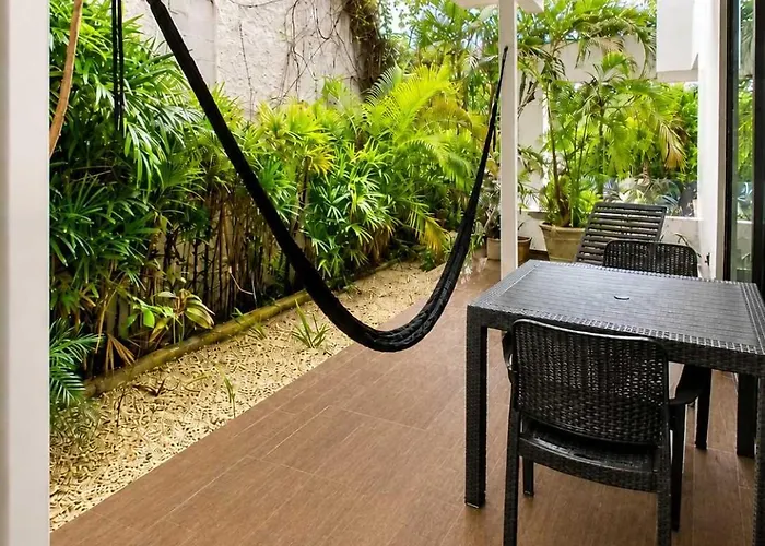 Prime Location Near 5th Avenue&beach *