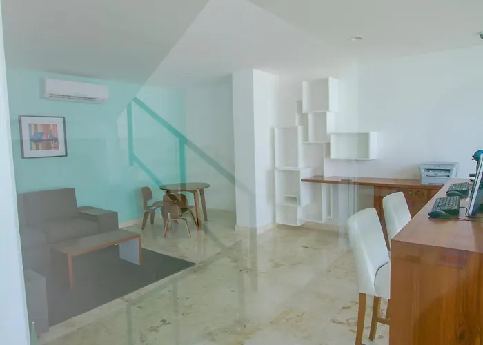 Prime Location Near 5th Avenue&beach
