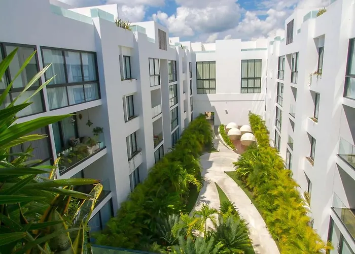 Prime Location Near 5th Avenue&beach *